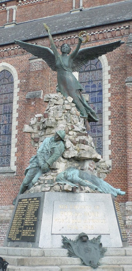 Monument aux Morts de Poix du Nord.