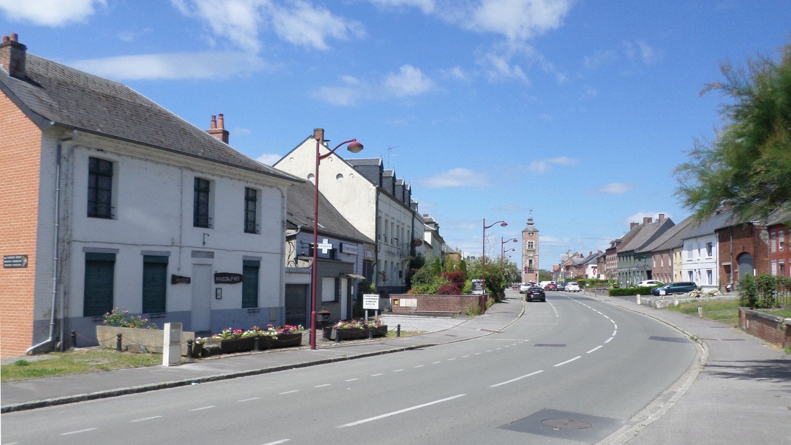 Pont sur Sambre, musée et tour du guet