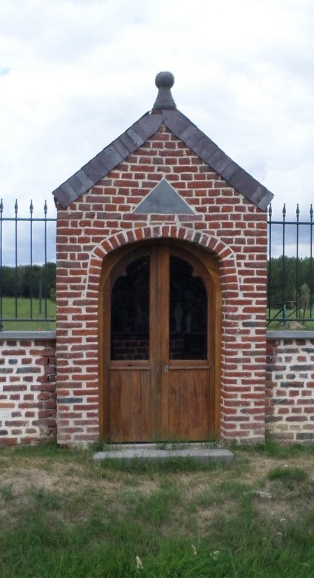 Chapelle rue Haute à Pont sur Sambre.