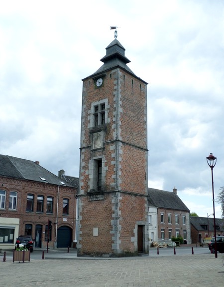 La tour du guet à  Pont sur Sambre