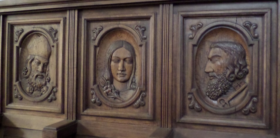 Eglise de Prisches, panneaux sculptés.