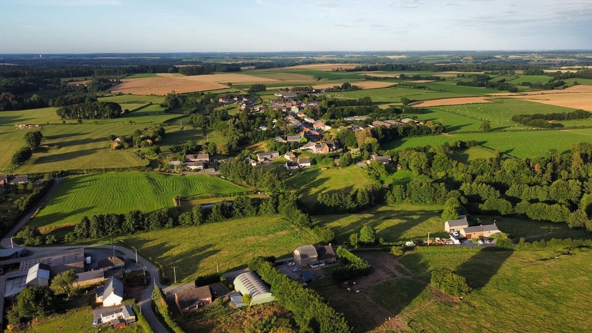 Vue aérienne de Quiévelon.