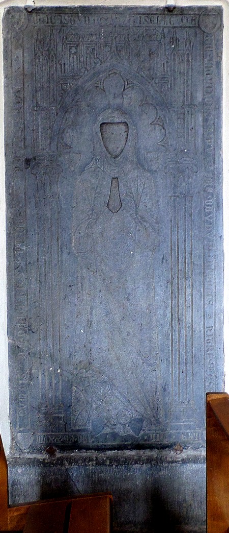 Eglise de Quiévelon, pierre tombale