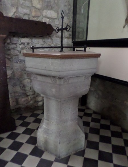 Eglise de Ramousies, fonts baptismaux