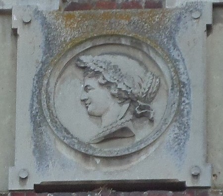 Emblême de la République sur la Mairie de Ramousies