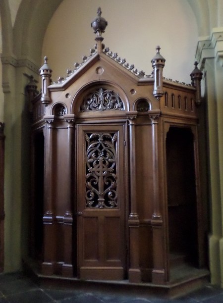 Eglise de Recquignies, le confessionnal