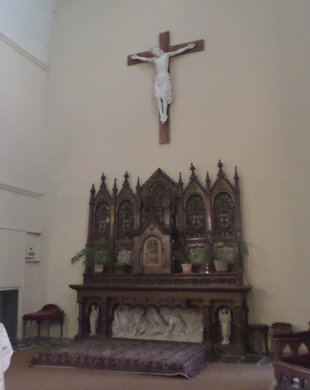 Eglise de Recquignies, autel
