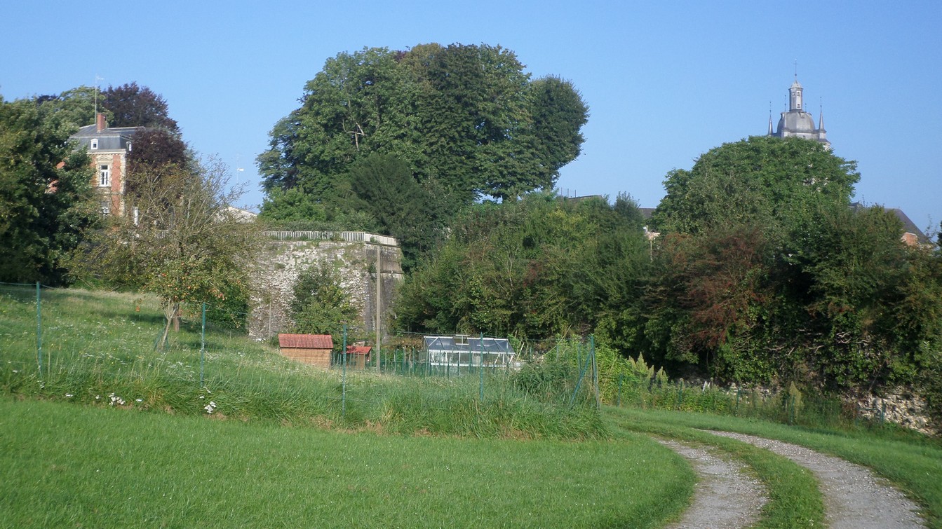 Les remparts d'Avesnes sur Helpe.