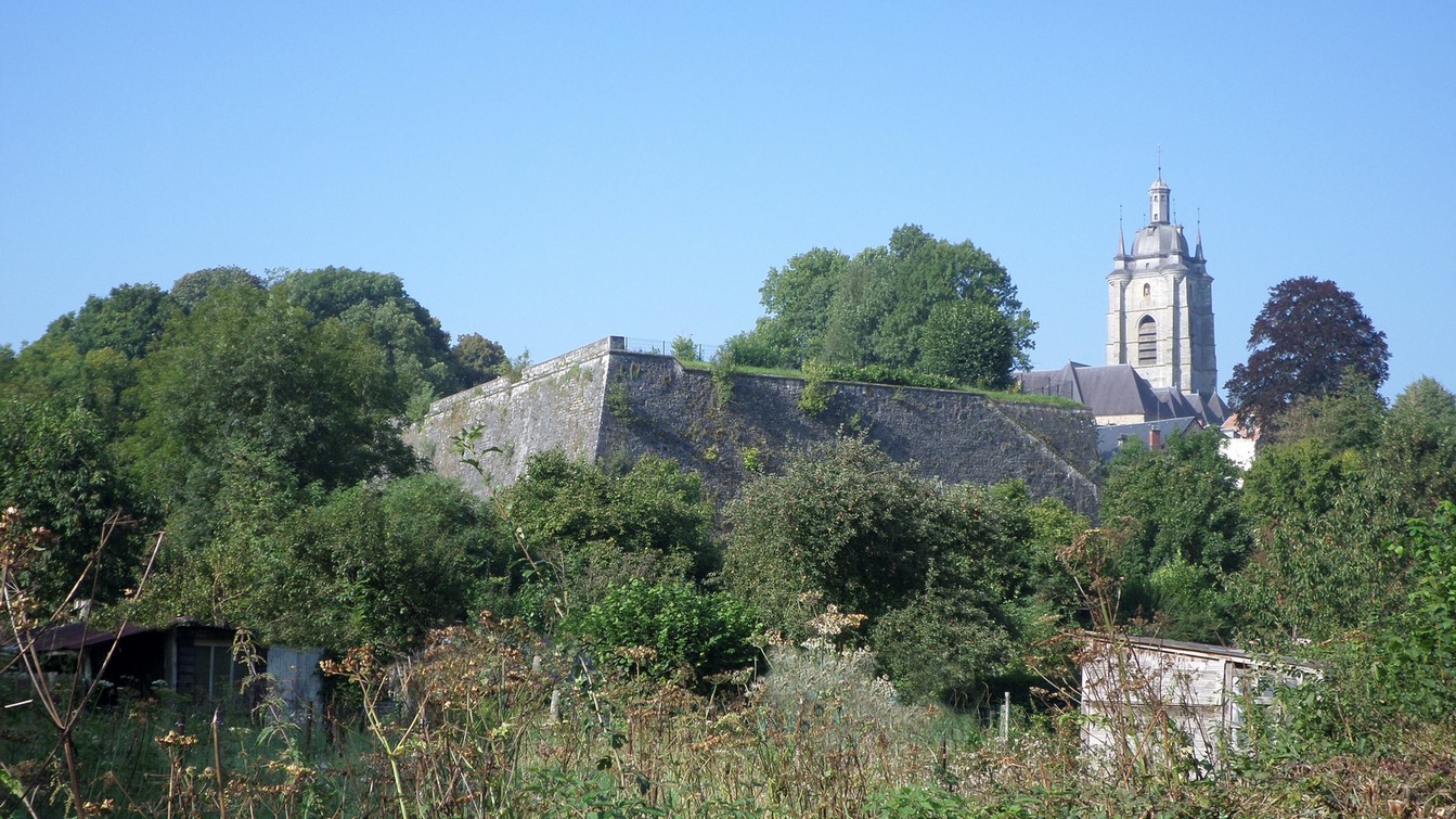 Les remparts d'Avesnes sur Helpe.