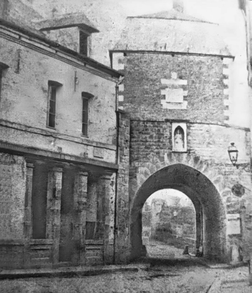 Les remparts d'Avesnes sur Helpe. Porte de Mons