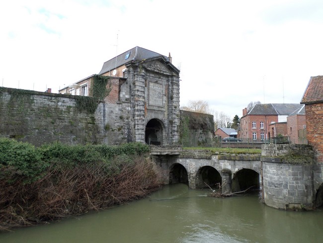 Les remparts d'Avesnes sur Helpe. Porte de Mons