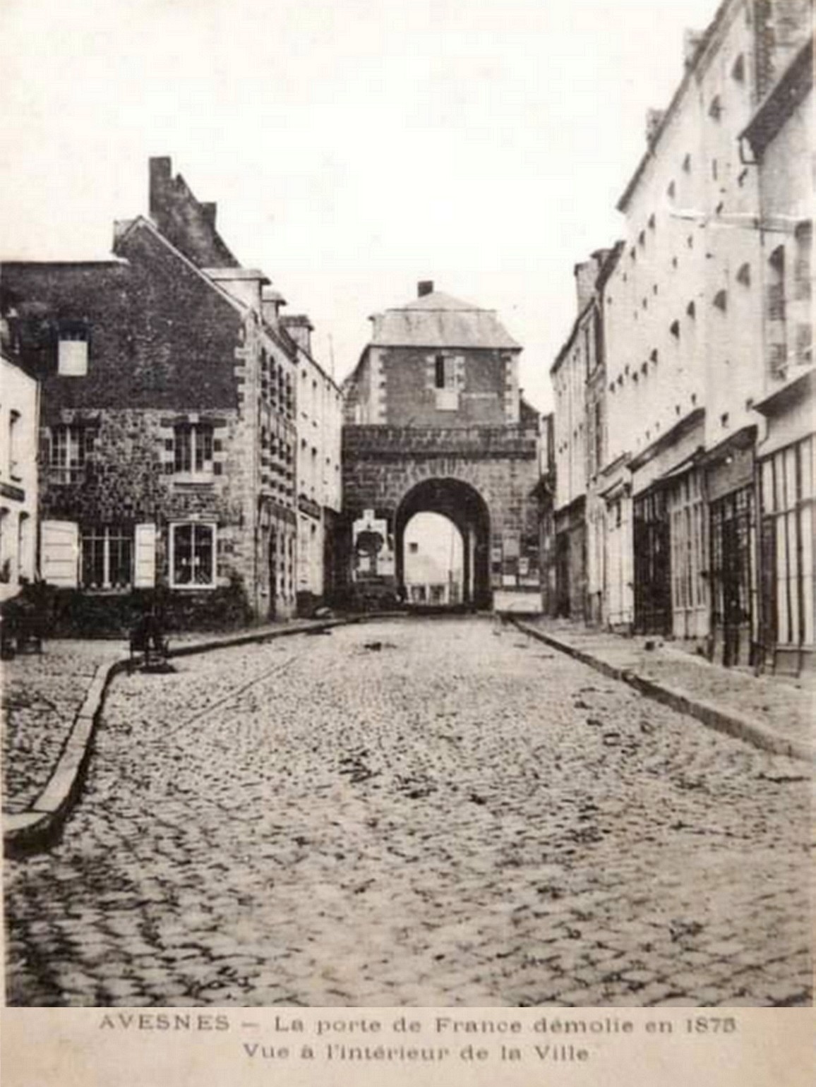 Les remparts d'Avesnes sur Helpe. Porte de France.