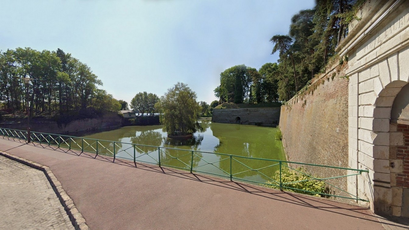 Le Quesnoy, ses remparts. Histoire des fortifications de Vauban. La porte de Fauroeulx.