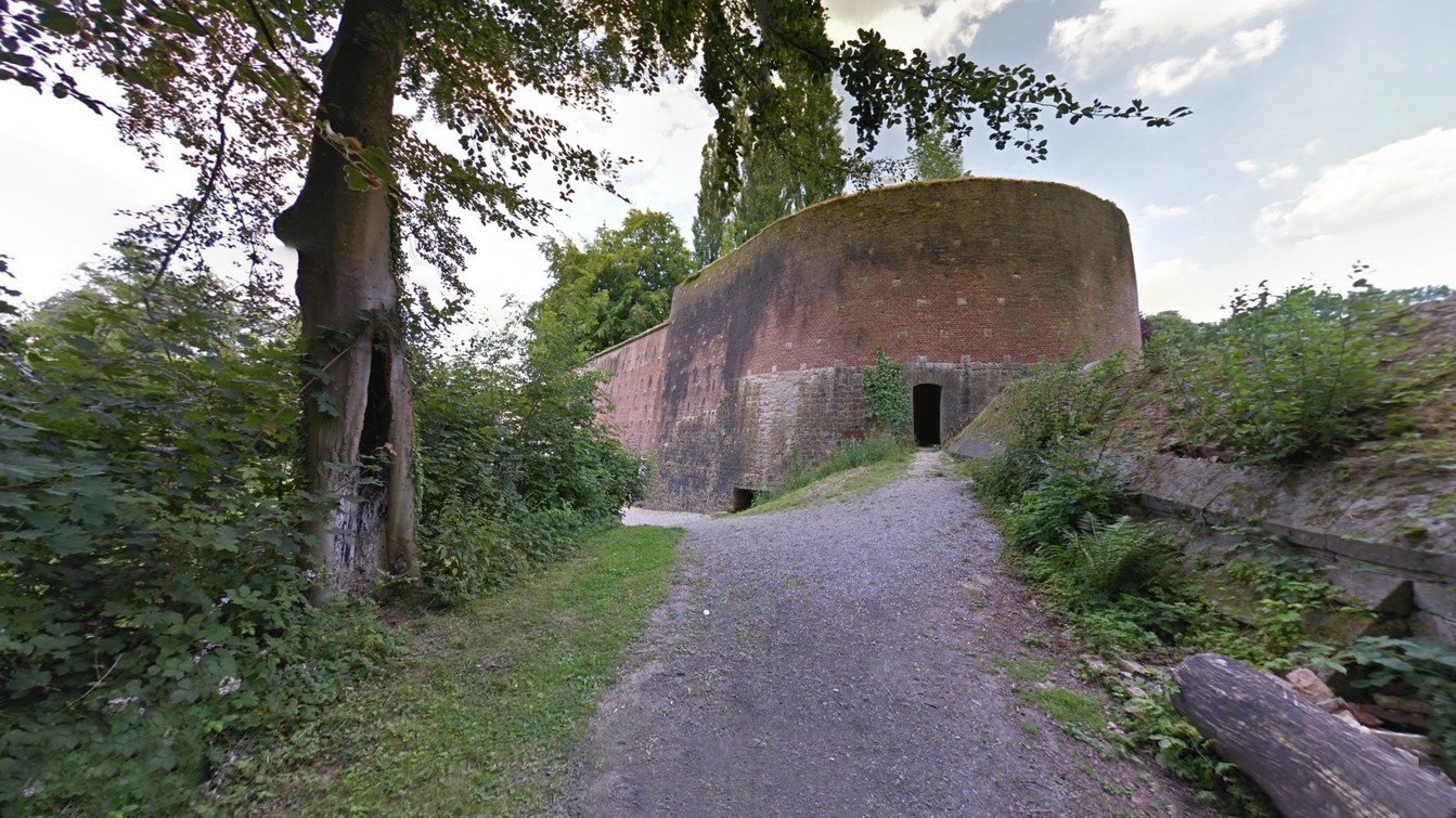 Le Quesnoy, ses remparts. demi-lune des Suisses