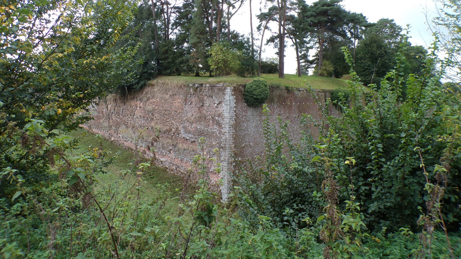 Le Quesnoy, ses remparts. Histoire des fortifications de Vauban. Saillant du bastion Royal