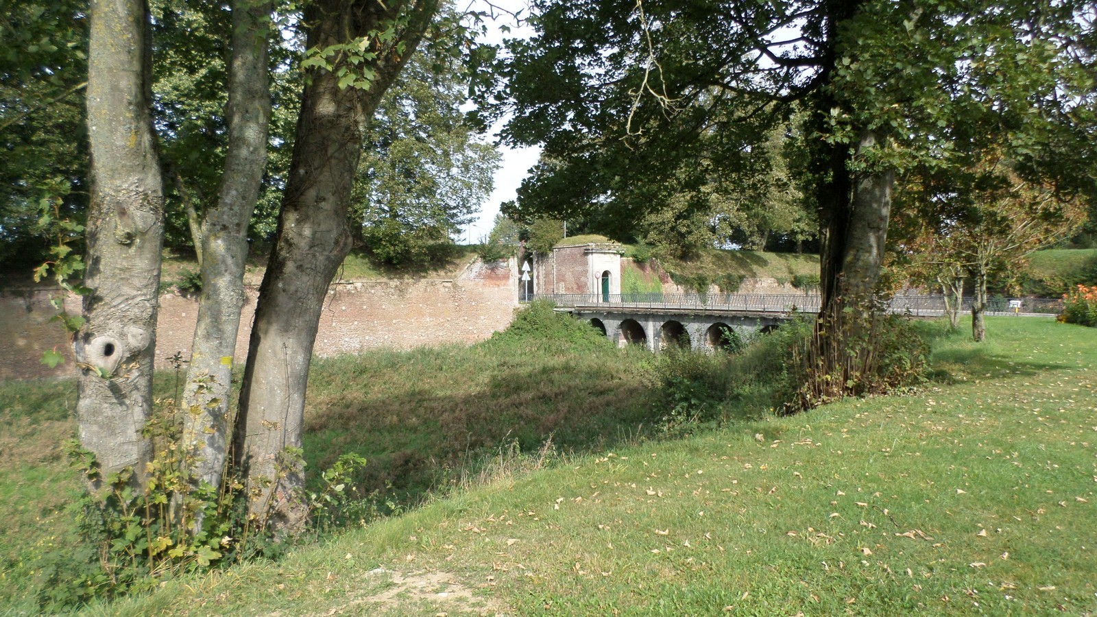 Le Quesnoy, ses remparts. La porte de Landrecies 