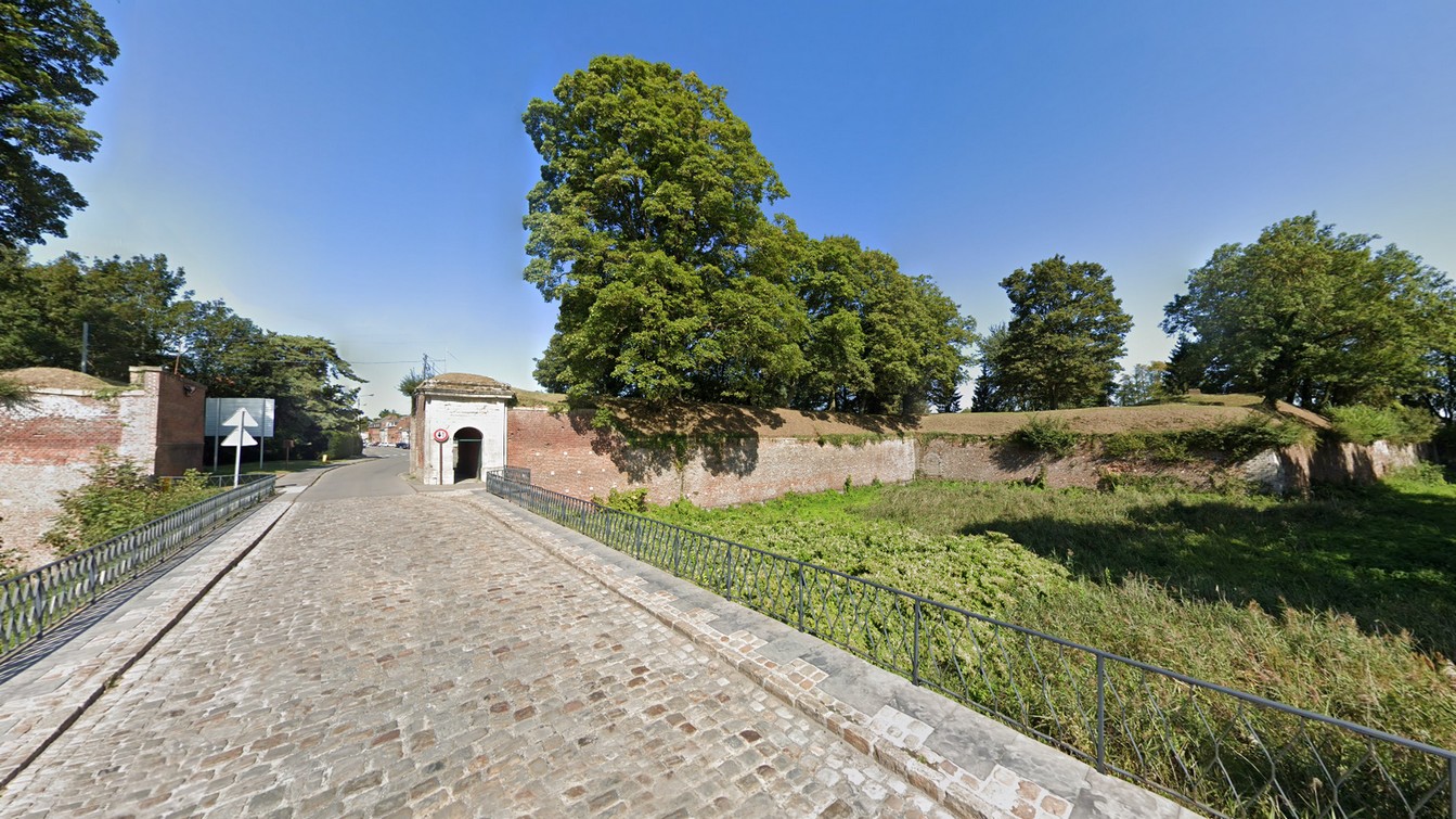 Le Quesnoy, ses remparts. La porte de Landrecies 