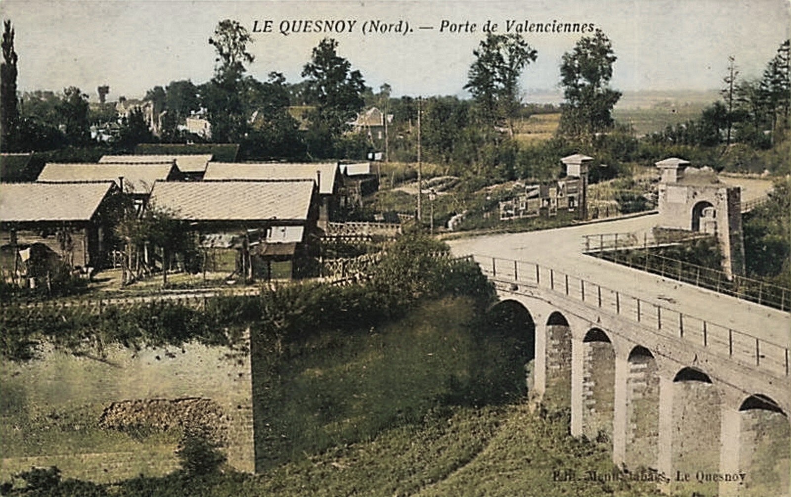 Le Quesnoy, ses remparts. La porte de Valenciennes