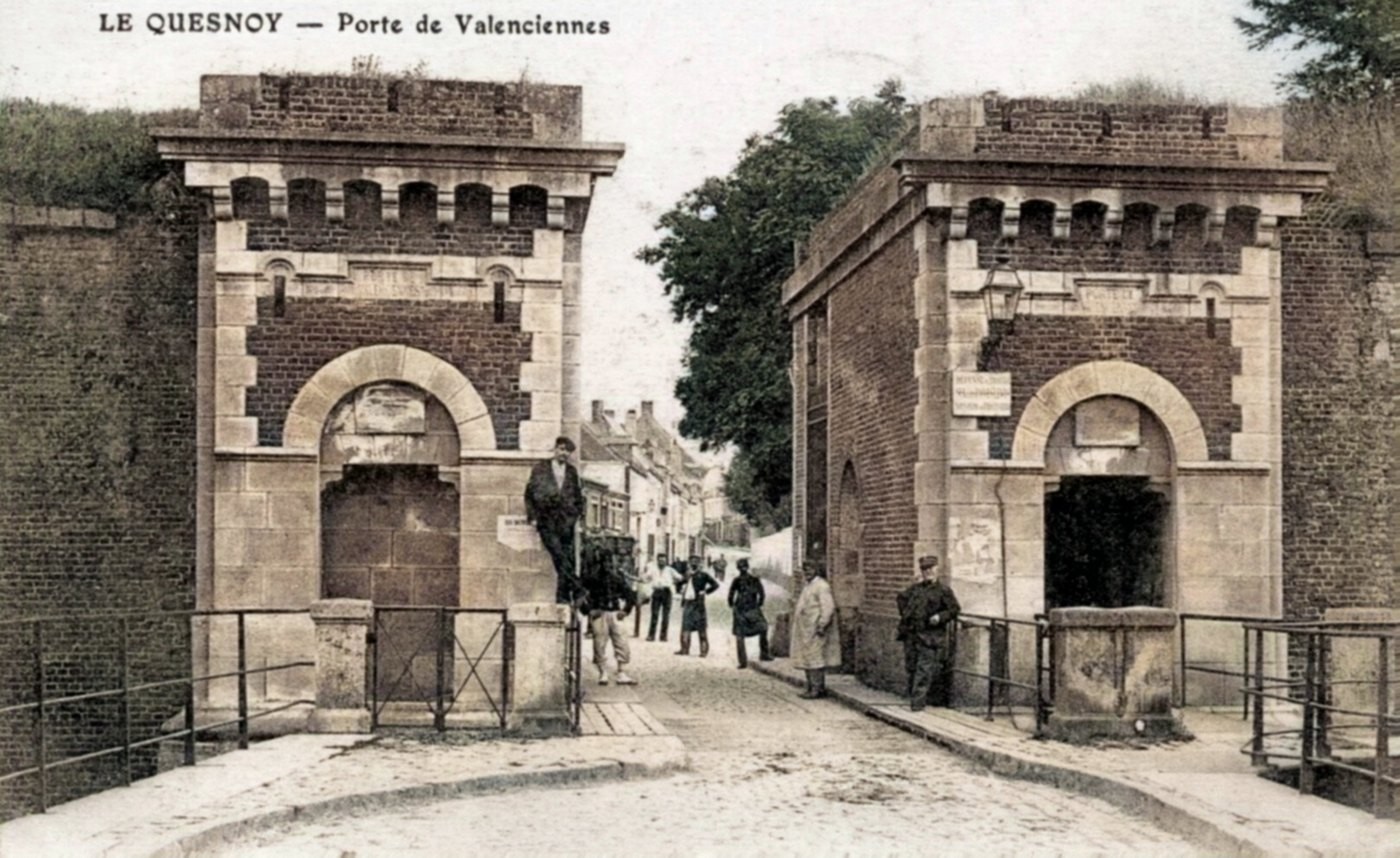 Le Quesnoy, La porte de Valenciennes avant son élargissement.