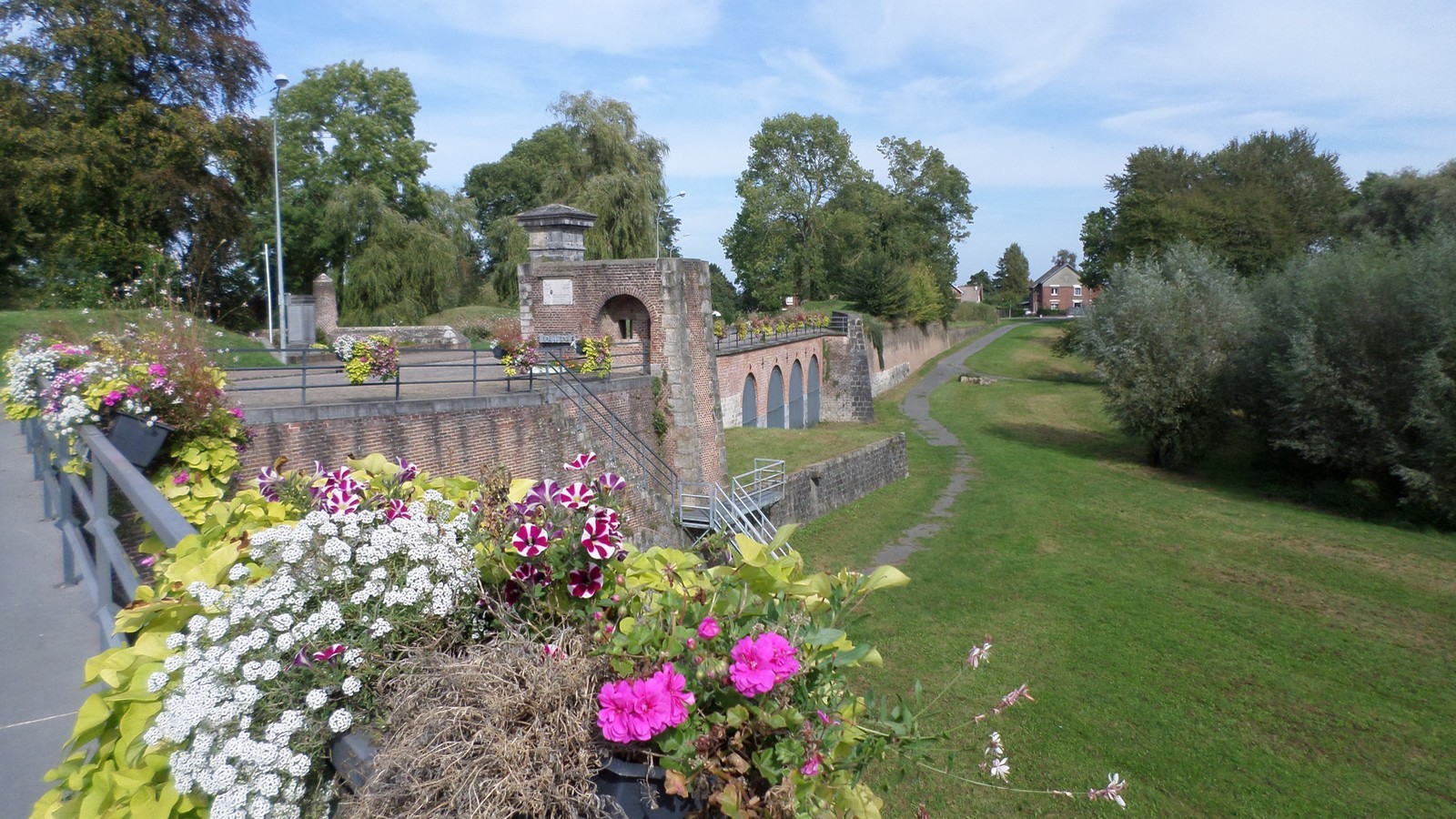 Le Quesnoy, ses remparts. batardeau