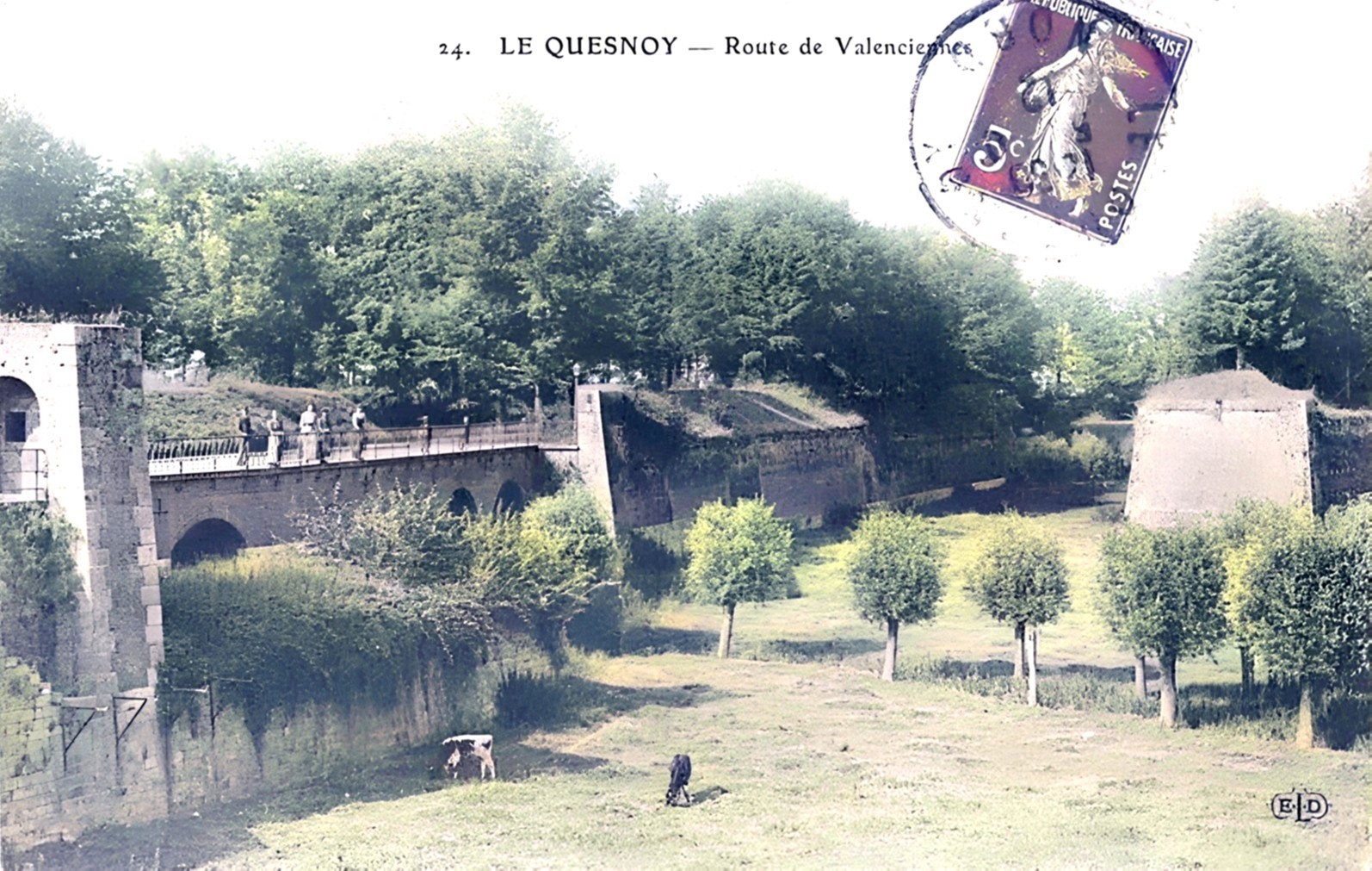 Le Quesnoy, ses remparts. La porte de Valenciennes