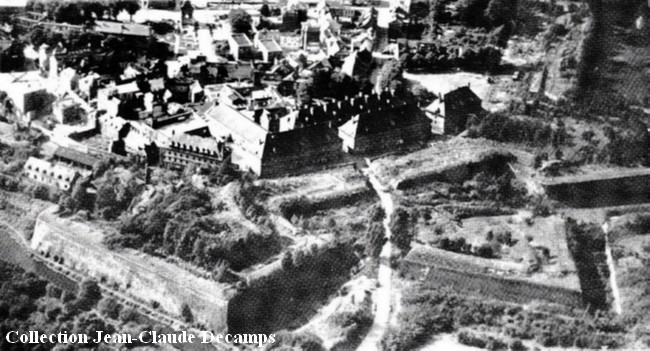 Remparts de Maubeuge, la demi-lune de la Croix avant sa percée