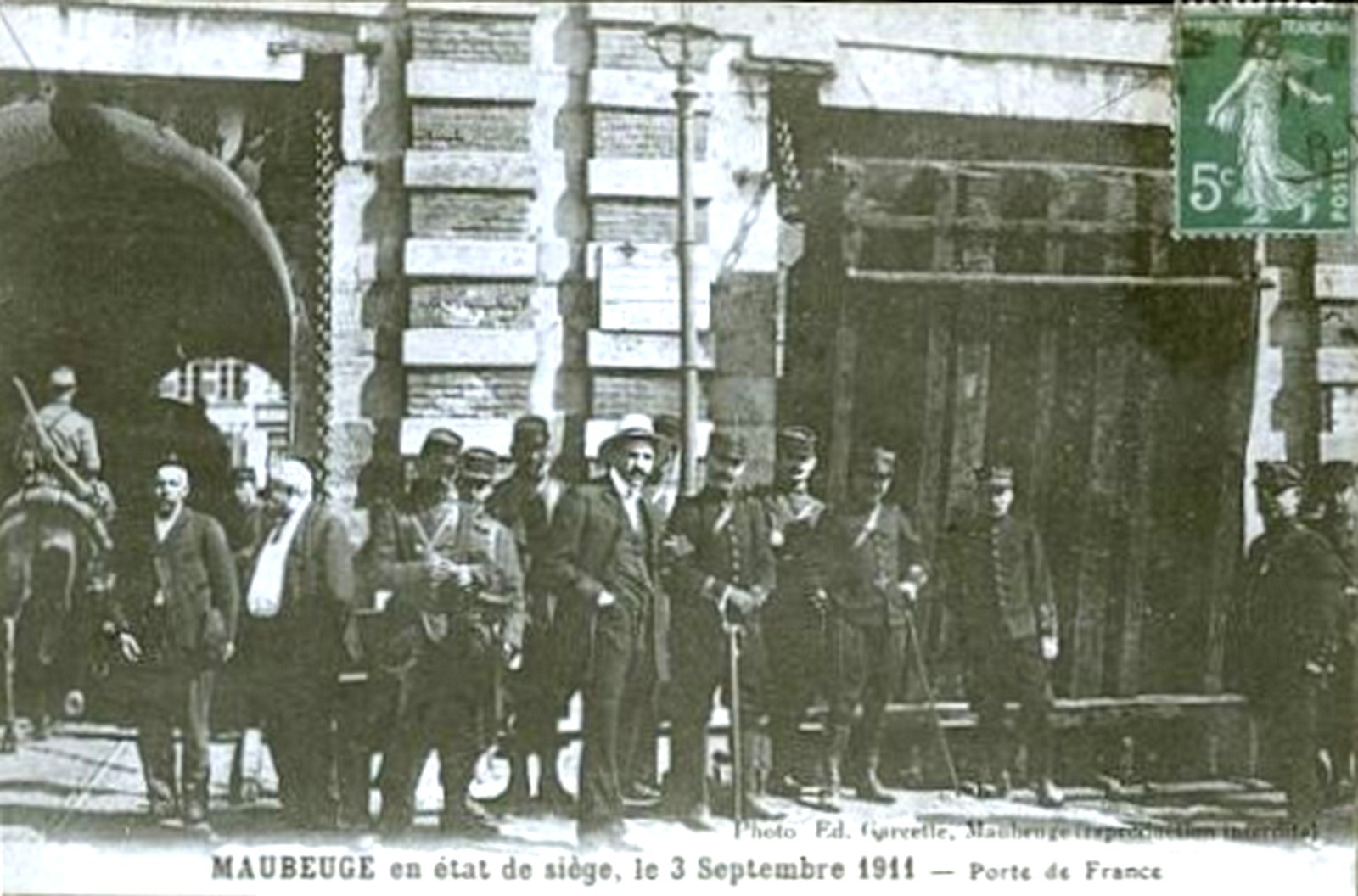 Remparts de Maubeuge. Le pont levis de la porte de France.