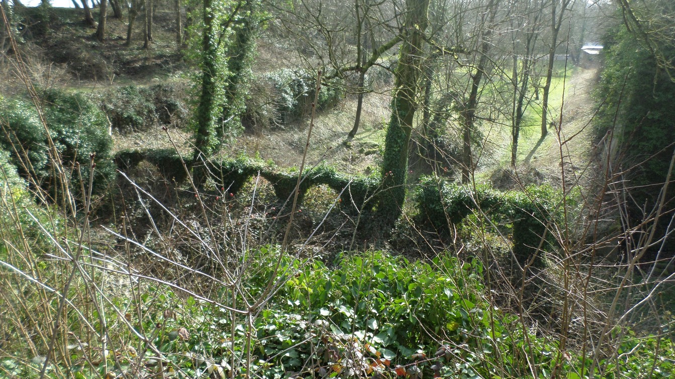 Remparts de Maubeuge, fossé du bastion de la Croix