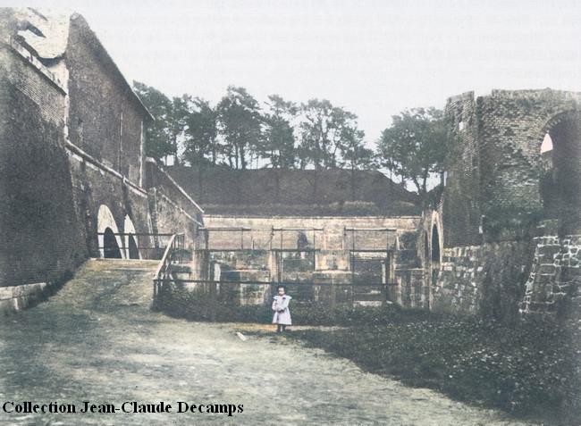 Remparts de Maubeuge, porte d'entrée des eaux.