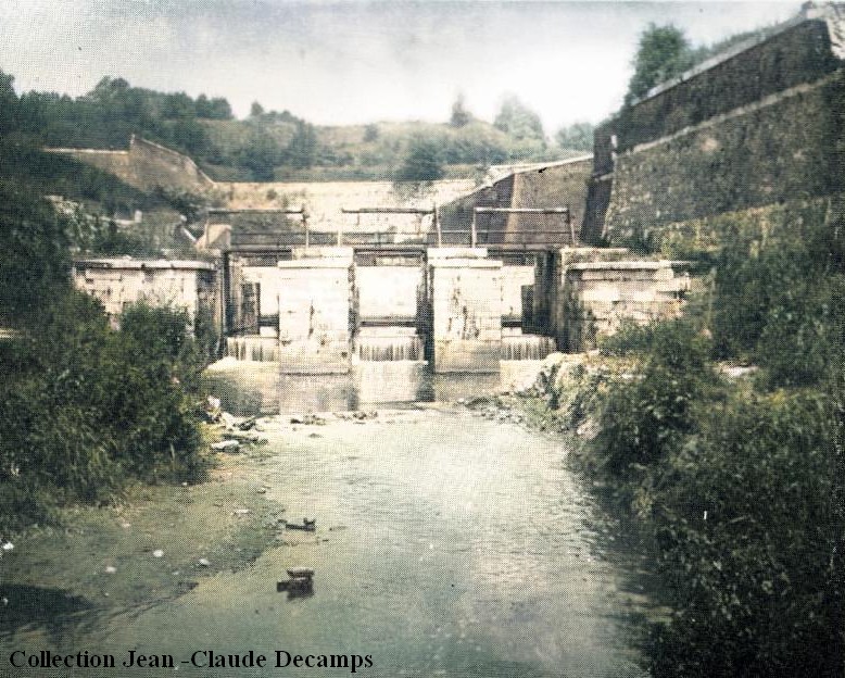 Remparts de Maubeuge, porte d'entrée des eaux, écluses.