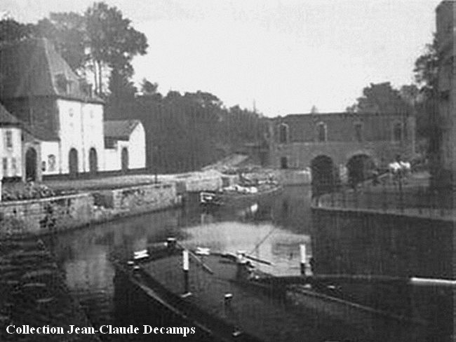 Remparts de Maubeuge, La porte de sortie des eaux.