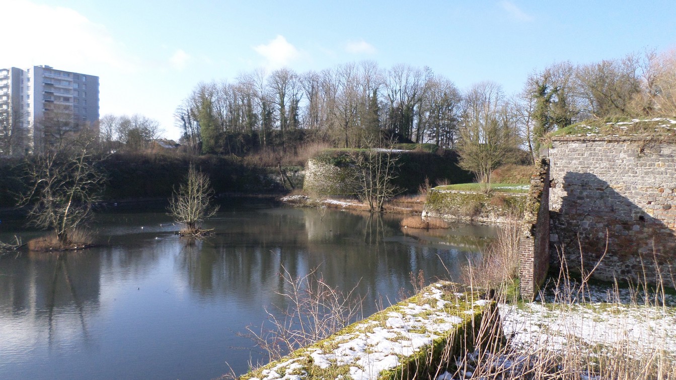 Remparts de Maubeuge, le bastion des Capucins et la redoute de l'étang