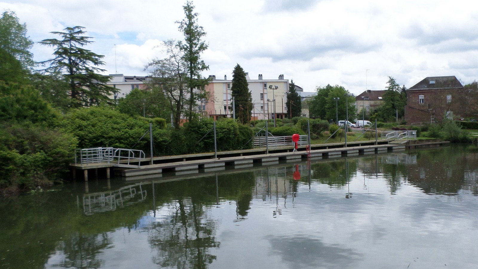 La Sambre en Avesnois, halte nautique de Jeumont