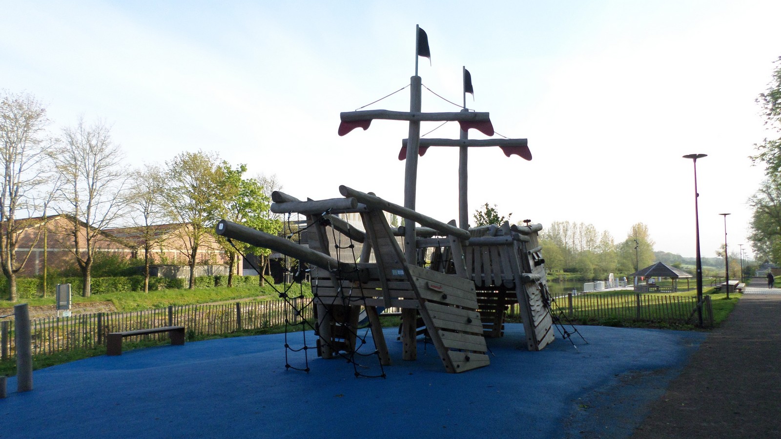Ecluse et halte nautique de Landrecies