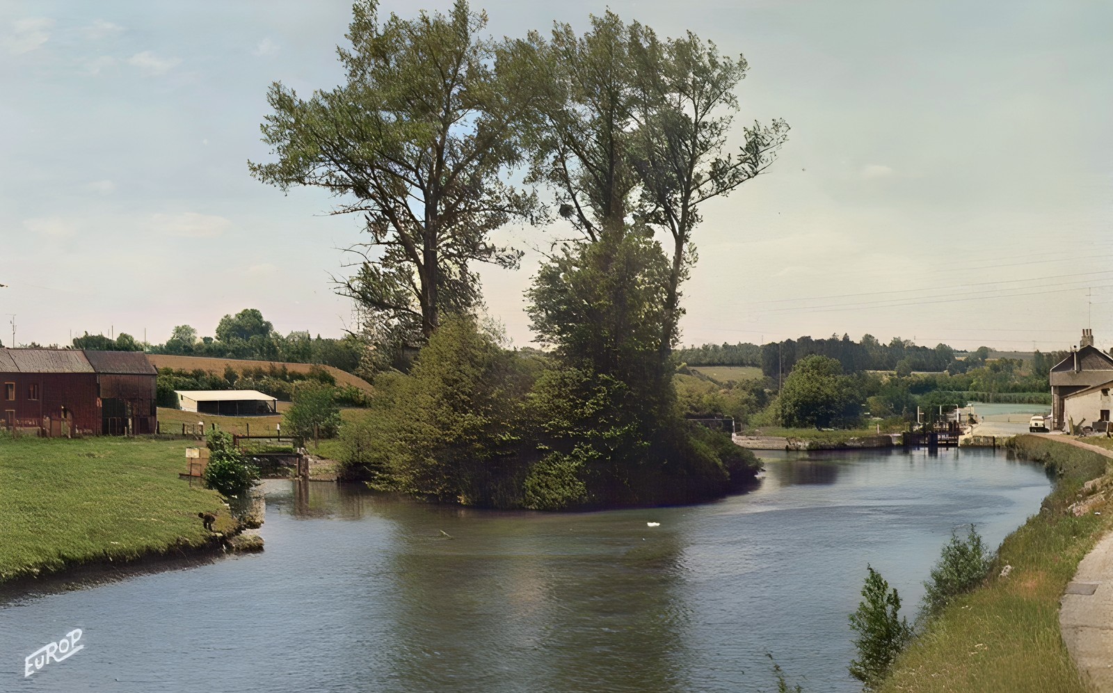 Ecluse de Quartes à Pont sur Sambre.  carte postale