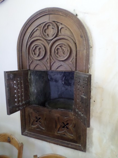 Eglise de Robersart, fonts baptismaux