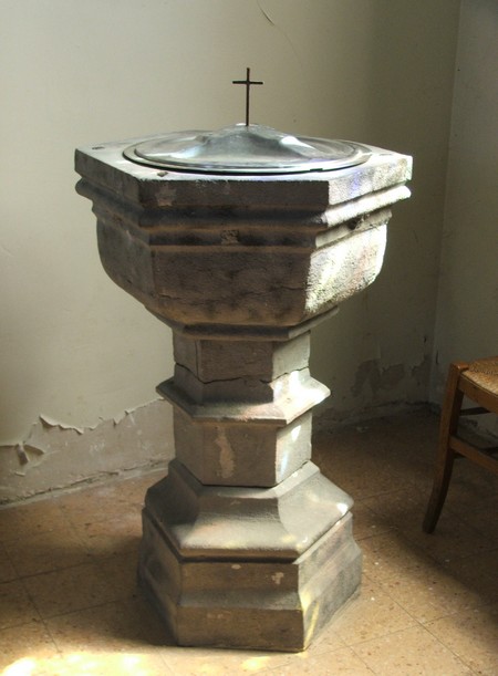 Eglise de Sains du Nord, les fonts baptismaux