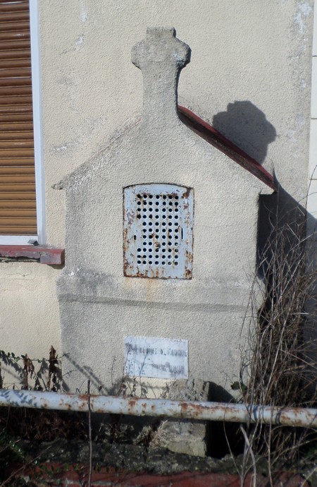 Oratoire dédié à Saint Antoine de Padoue à Sains du Nord.