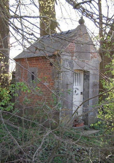 Chapelle à  St Hilaire sur Helpe