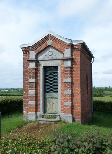 Chapelle à Saint Hilaire sur Helpe.