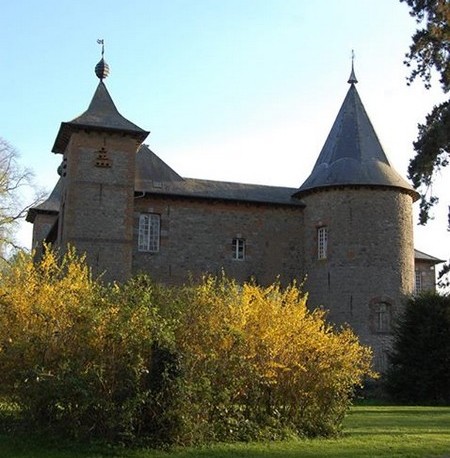 Château Coutant à St Hilaire sur Helpe