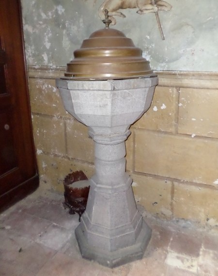 Saint Hilaire sur Helpe, église, fonts baptismaux