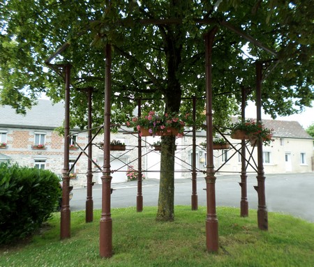 Le kiosque de  St Hilaire sur Helpe