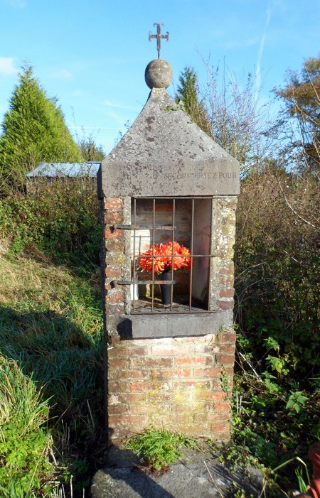 Saint-Hilaire sur Helpe. oratoire.