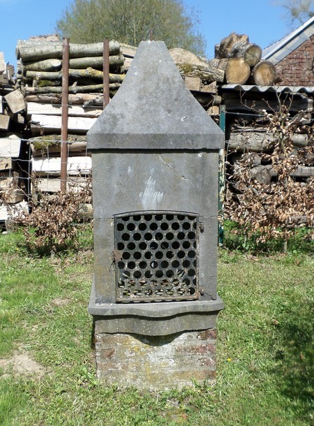Saint-Hilaire sur Helpe. oratoire.