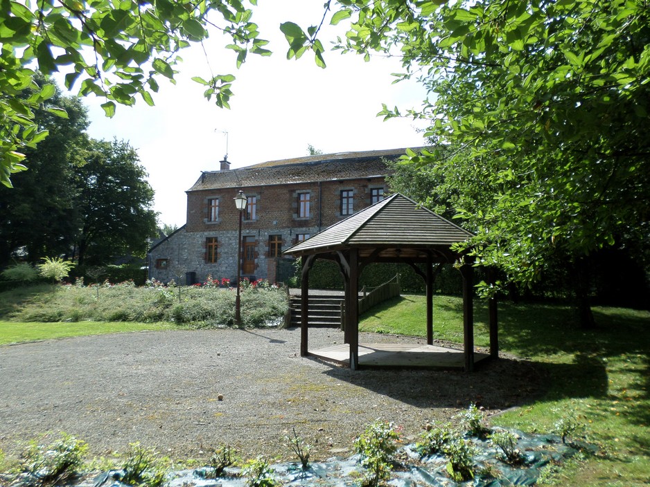 Le kiosque de  Saint Rémy Chaussée.
