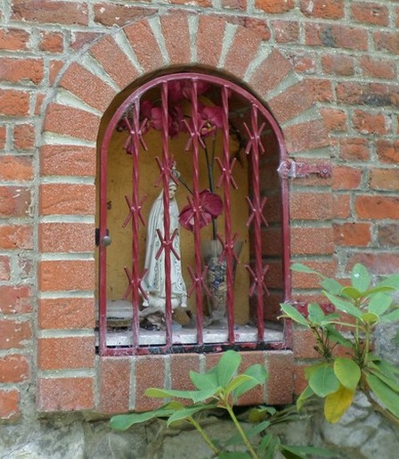 Niche à Saint Rémy du Nord.