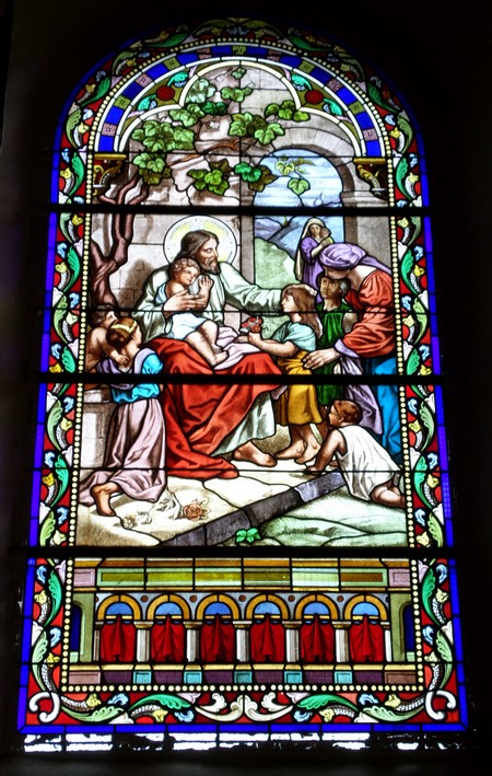 Eglise de Saint Waast la Vallée, vitrail.