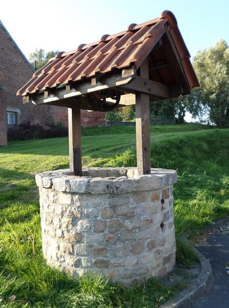 Puits à Saint Waast la Vallée