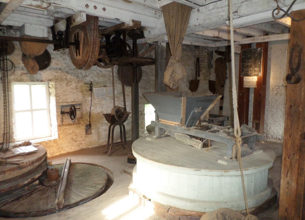 Sars Poteries, le moulin